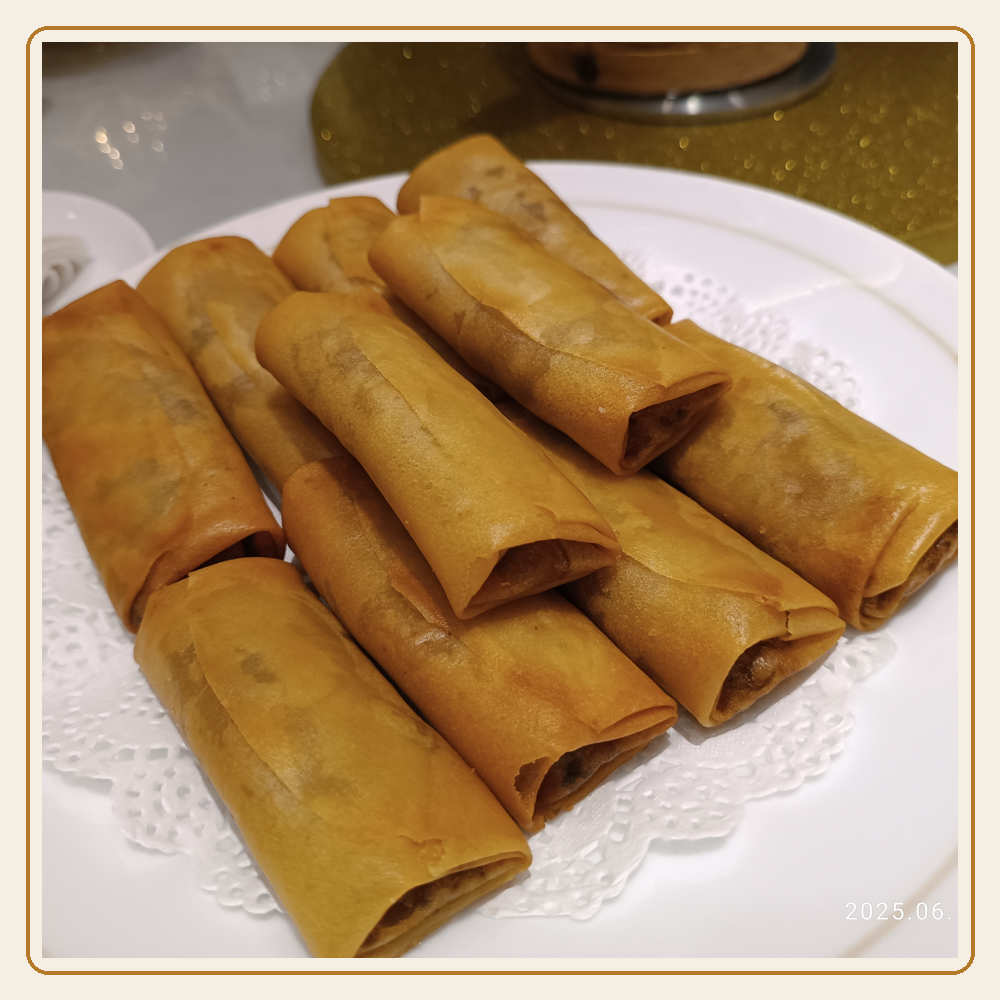 Spring rolls at dim sum